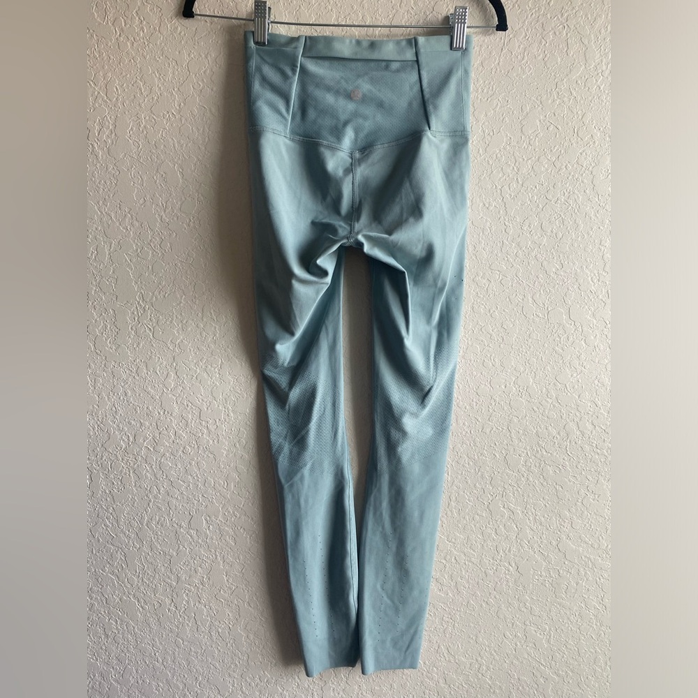 Lululemon Zoned In Tight 27” Leggings with Envelope Pocket in Blue Cast ~ Size 4 - Picture 6 of 9